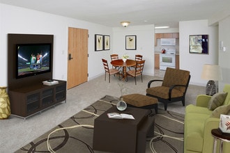 Oxford Apartments photo'