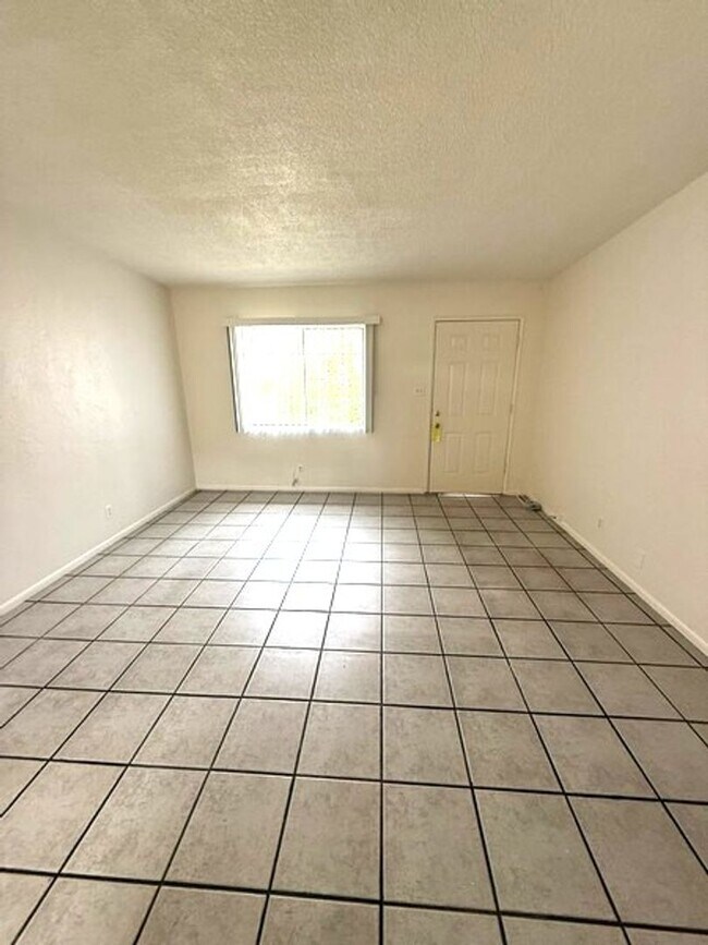 Foto del edificio - 1 bedroom apartment in Guadalupe + $150 Gift card upon move in