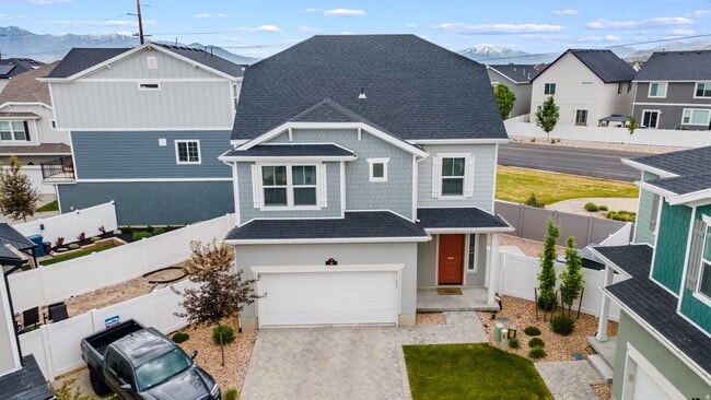Building Photo - 41 E Brushy Canyon St