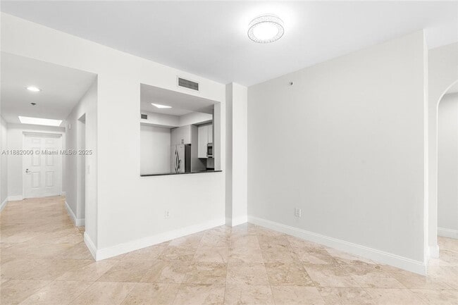 Foto del edificio - 3340 NE 190th St