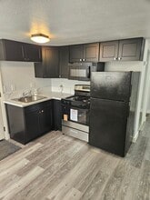 Building Photo - 814-814 1/2 Edgar Ave