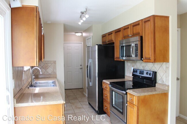 Foto del edificio - 3 br, 3 bath House - 4878 Ridenour Dr.