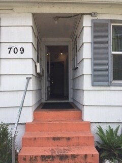 Foto del edificio - 709 NE 43rd St