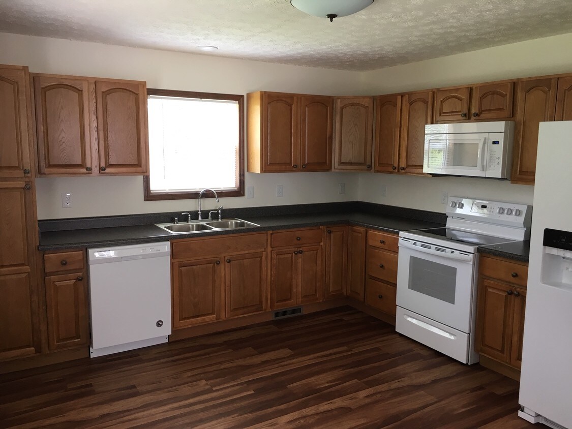 Primary Photo - 889 American Greeting Card Rd