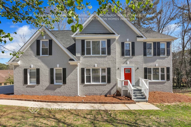 Building Photo - 1810 Collines Ave