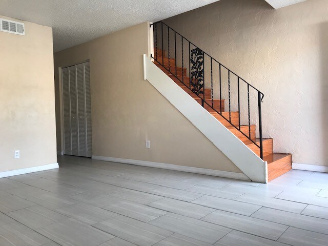 Foto principal - 2120 S Palmetto Ave