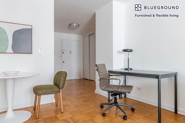 Foto del edificio - 305 East 86th St