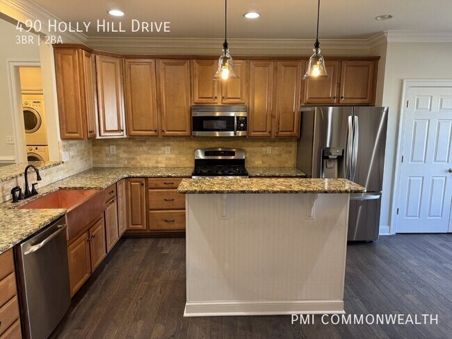 Foto del edificio - 490 Holly Hill Dr