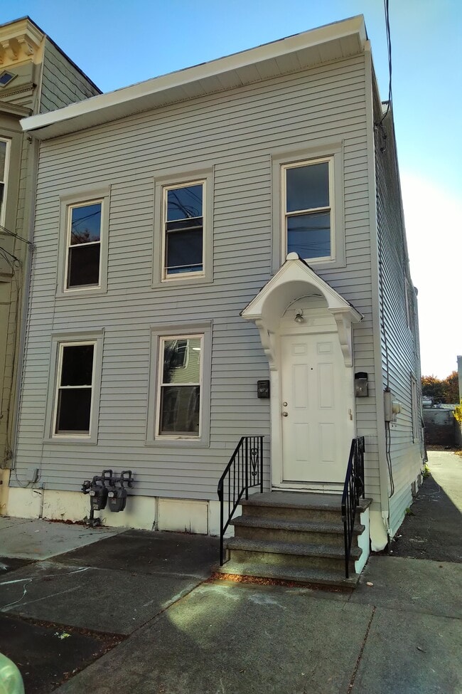 Building Photo - 58 West St