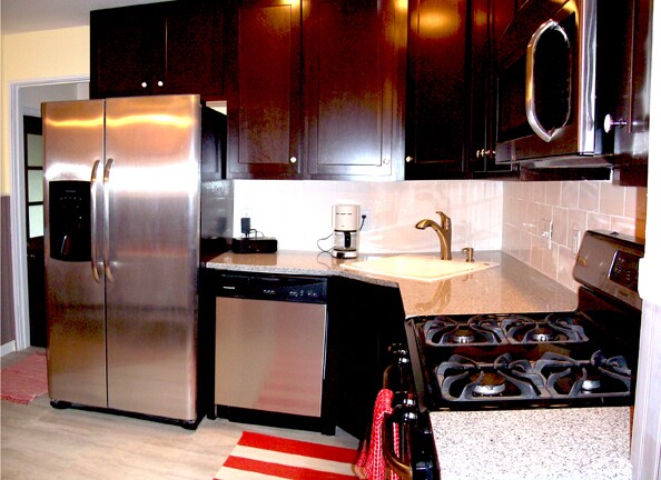 Building Photo - 245 Deane Ct