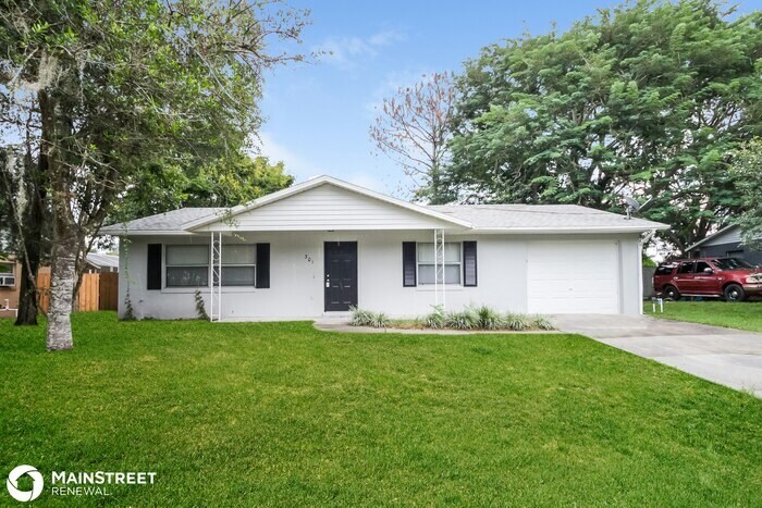 Foto principal - 301 Cricket Hollow Ln