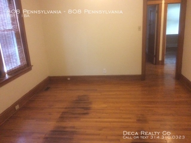 Building Photo - Two Bedroom Apartment