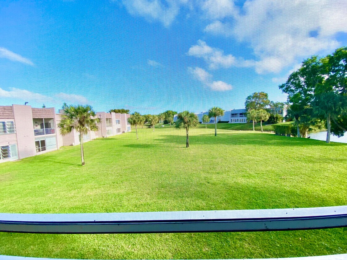 2828 Casita Way Unit 202, Delray Beach, FL 33445 Condo for Rent in