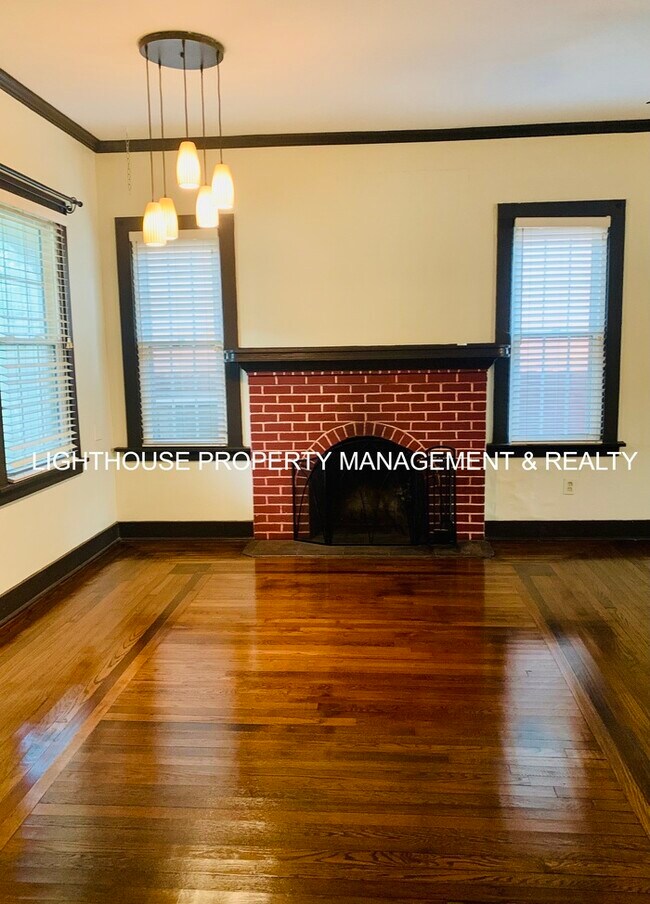 Building Photo - Beautiful 2 Bed/1.5 Bath Home in San Marco!