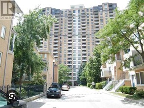 Building Photo - 18 Sommerset Way
