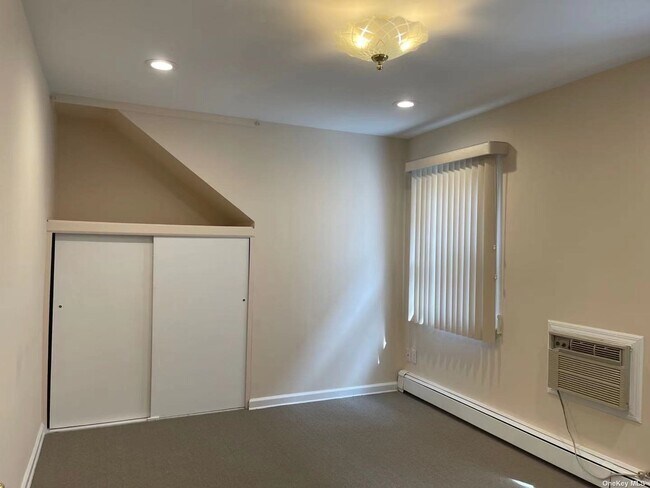 Foto del edificio - 60 Stoner Ave