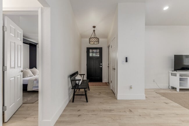 Building Photo - 15433 N 63rd St