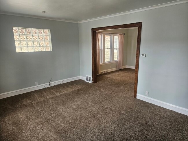 Foto del edificio - 6125 W Newport Ave