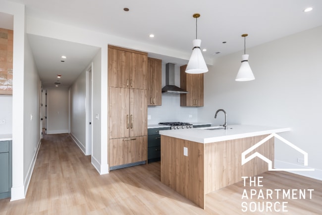 Photo - 1620 W Grand Ave Apartment