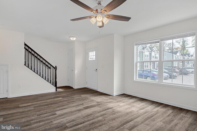 Building Photo - 2633 Elmwood Drive