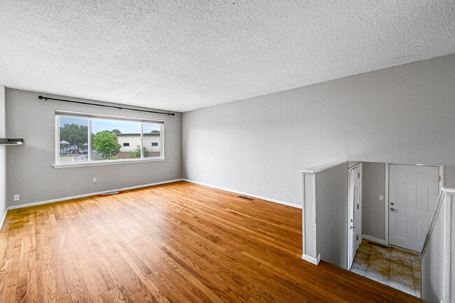 Building Photo - $1,895.00, 3 bed, 2 bath located in Fountain