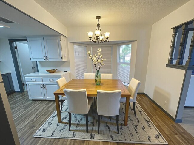 Building Photo - 360 Virtual Tour Available