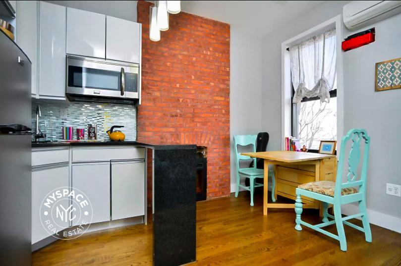 Primary Photo - 728 Franklin Ave
