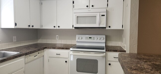 Building Photo - Duplex for rent
