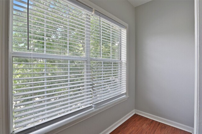 Foto del edificio - 5007 Polk St