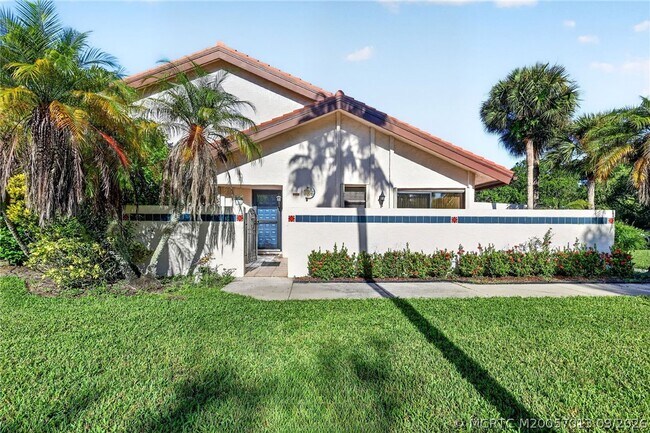 Foto del edificio - 3430 SE Martinique Trce