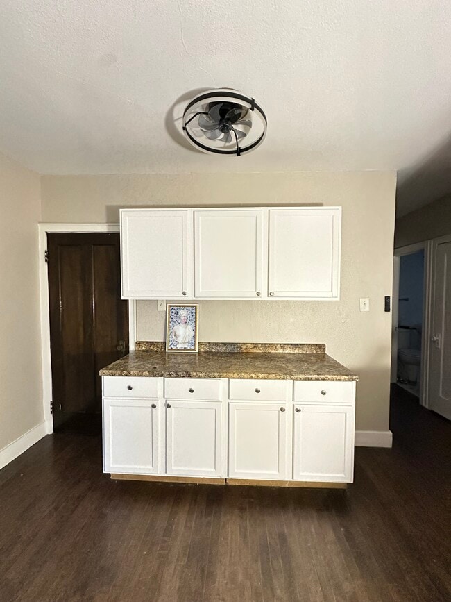 Kitchen - 3470 N Newhall St