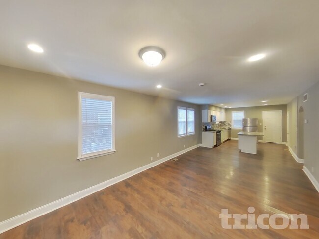 Building Photo - 3017 Lavender Ave