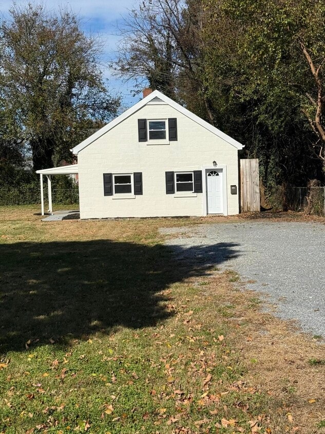 Primary Photo - 2608 Dorchester Dr NW