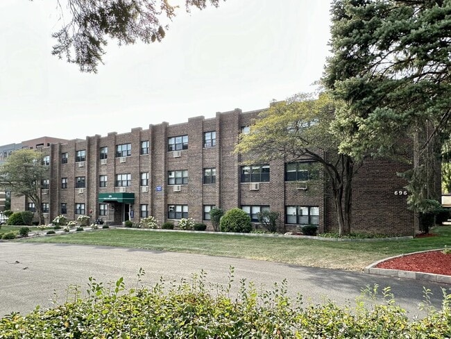 Building Photo - 432 Elm Pl
