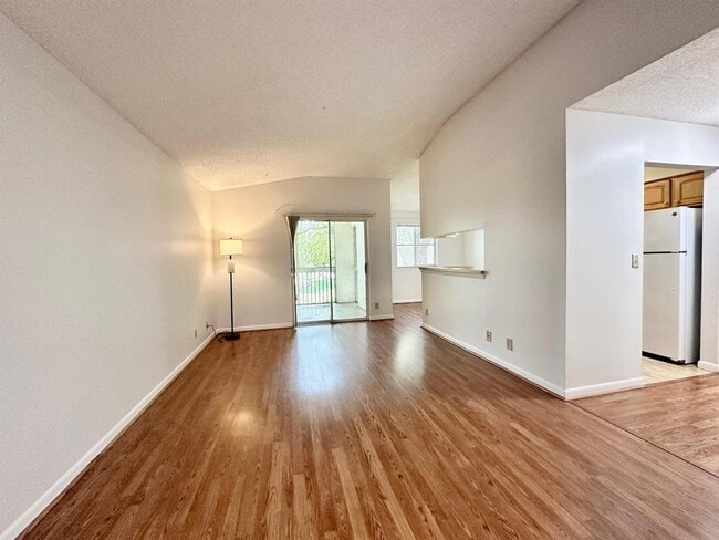 Building Photo - 9877 Westview Dr