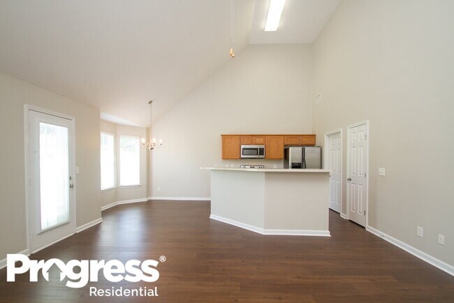 Building Photo - 110 Lyndhurst Dr