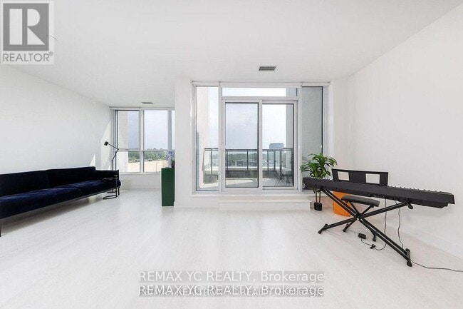 Photo du bâtiment - 20 Inn On The Pk Dr