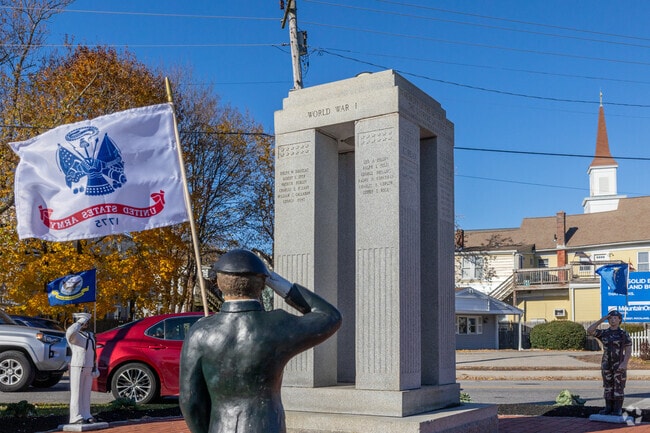 A beautiful war memorial stands in the center of Rockland.
