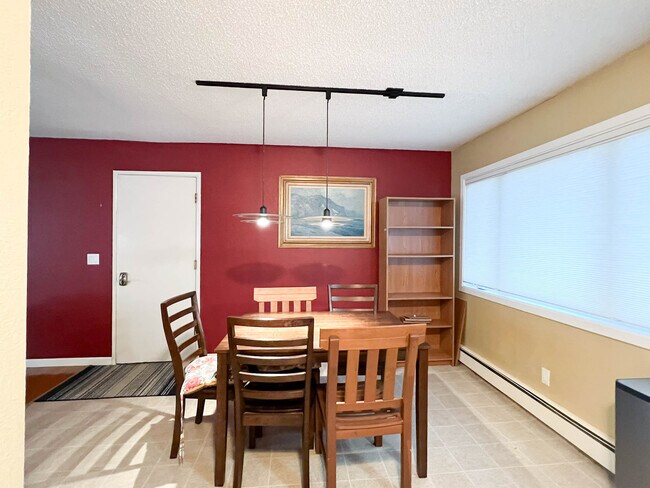 Building Photo - 3609 Rhone Cir