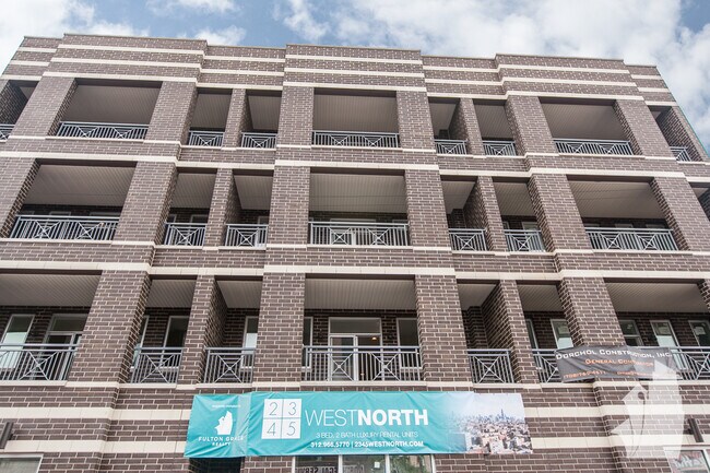 Building Photo - 2341 W North Ave