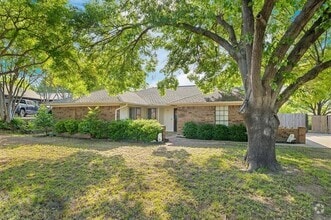 Building Photo - 8341 Crosswind Dr