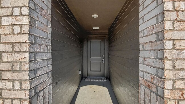 Building Photo - 3405 Tomahawk Dr