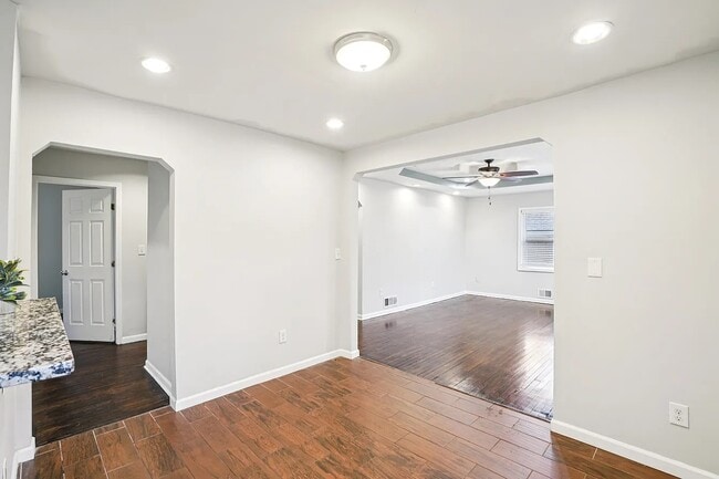 Building Photo - 209 Harper Rd SE