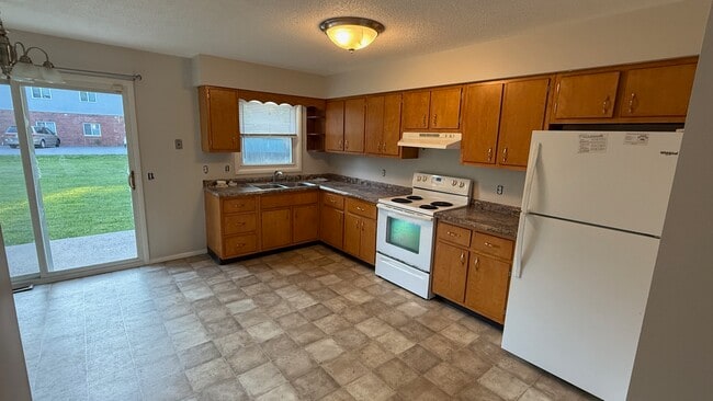 Kitchen - 9754 Rosehill Rd