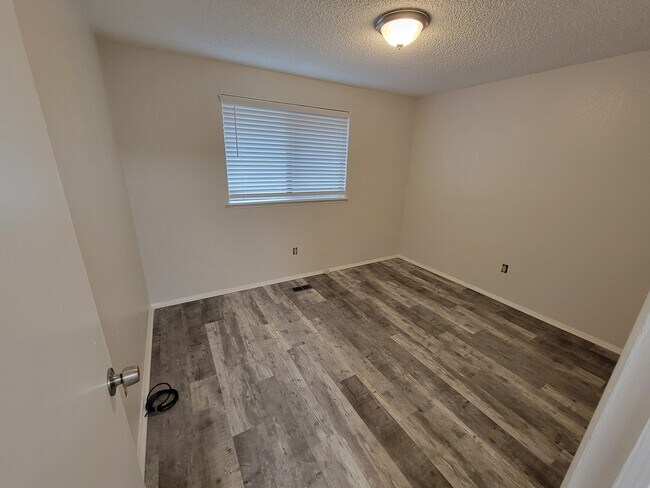 Foto del edificio - 5470 Millstone Dr