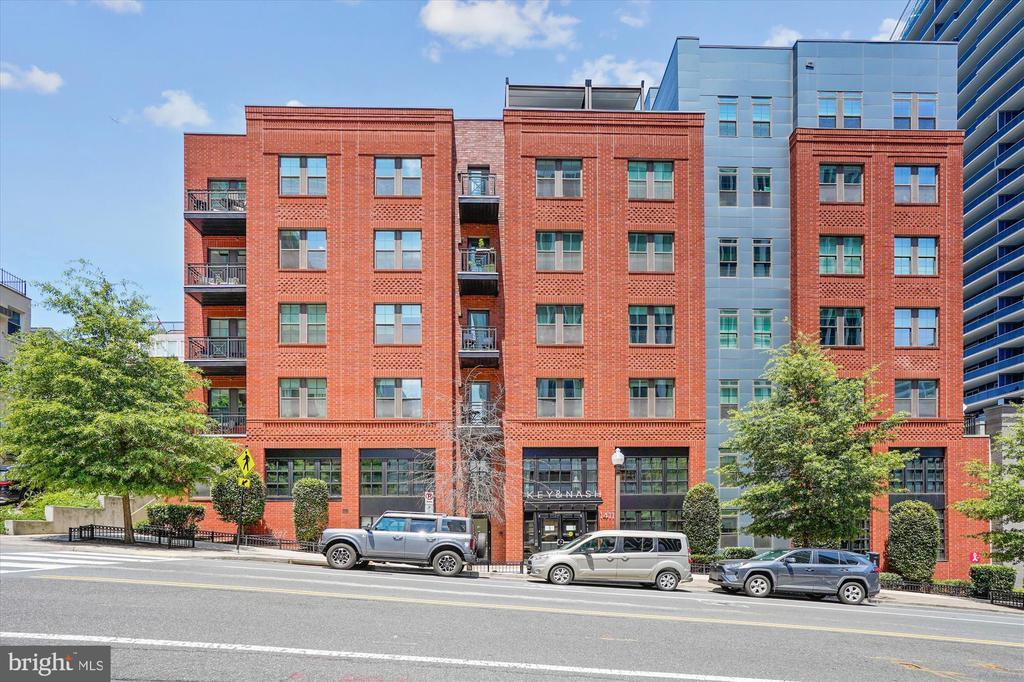 Primary Photo - 1411 Key Blvd