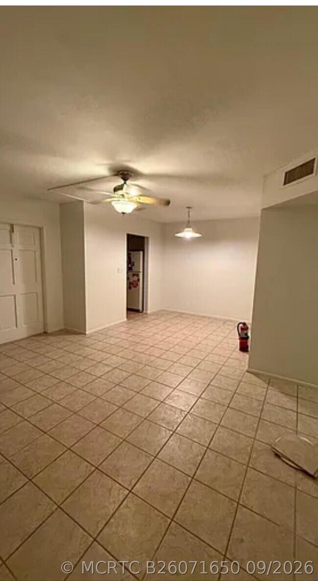 Foto del edificio - 601 Pine Dr