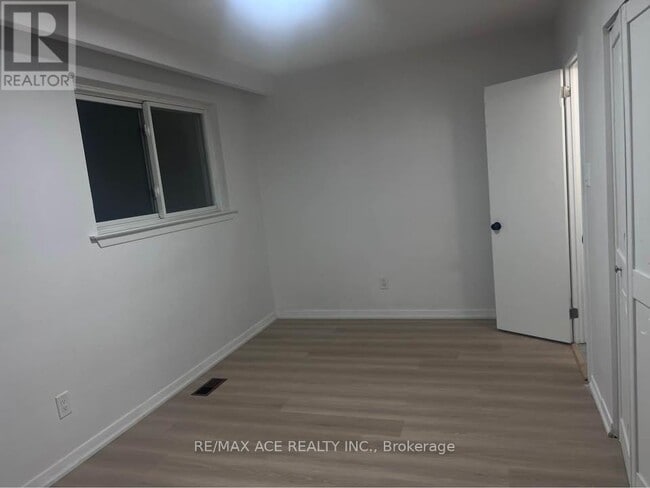 Photo du bâtiment - 197 Greyabbey Trail