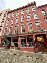 Building Photo - 37 Maiden Ln