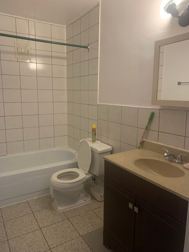 Building Photo - 12350 Boul Rolland